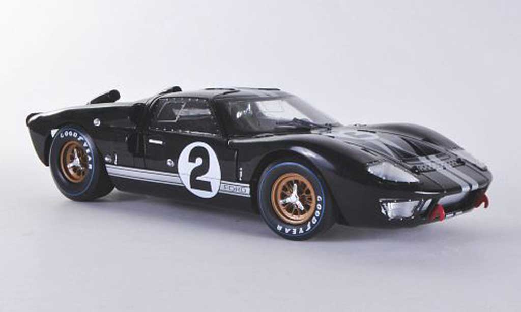 Ford GT40 1/18 Shelby Collectibles GT 40 MK II No.2 McLaren/Amon 24h Le Mans 1966 diecast model cars