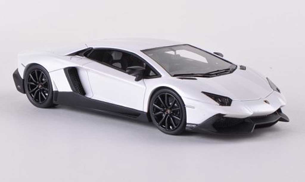 Lamborghini Aventador LP720-4 1/43 Look Smart LP720-4 met.mattwhite 50. Anniversary diecast model cars