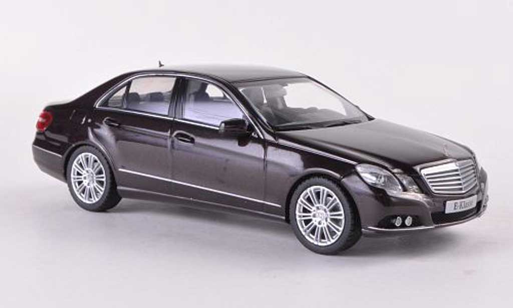 Mercedes Classe E 1/43 Schuco (W212) brown 2009 diecast model cars