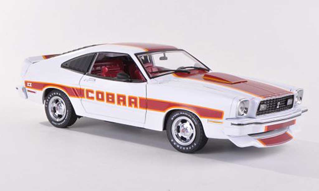 Ford Mustang 1978 1/18 Greenlight 1978 MKII Cobra II white/red diecast model cars