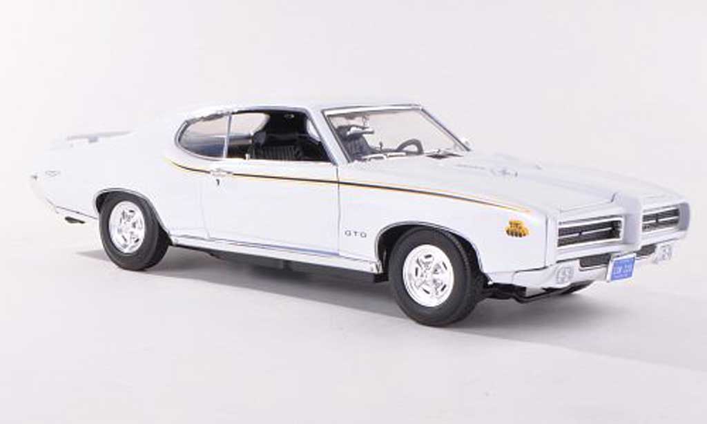 Pontiac GTO 1/18 Motormax Judge white 1969 diecast model cars