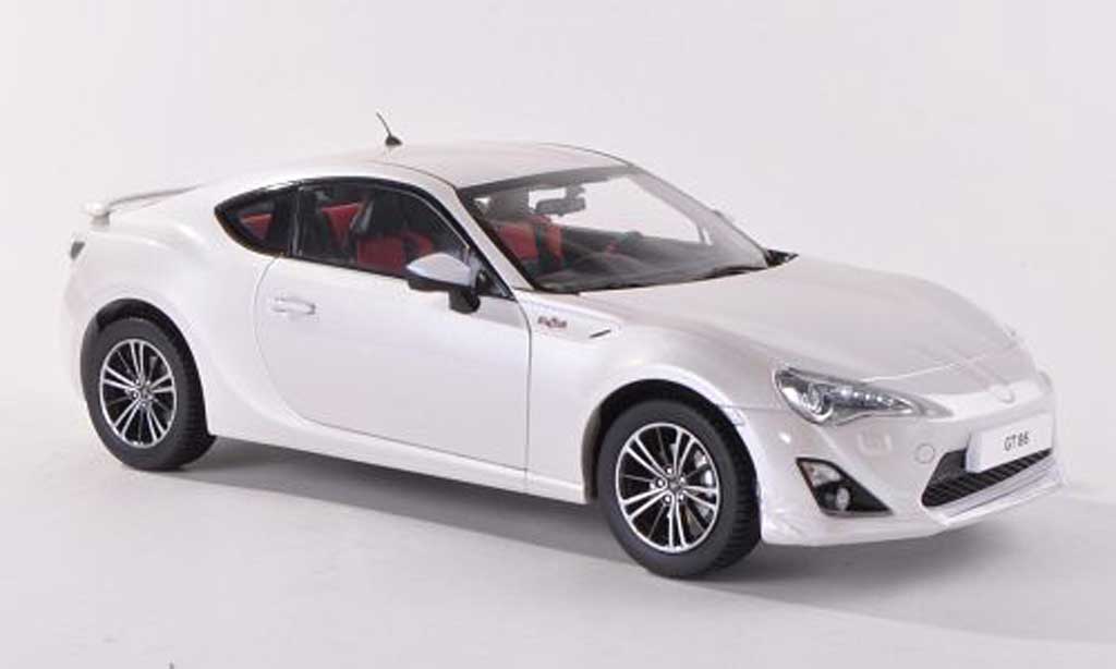 Toyota 86 2012 1/18 Century Dragon 2012 GT white diecast model cars