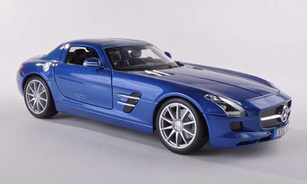 Mercedes SLS 1/43 Maisto AMG (C197) blue diecast model cars