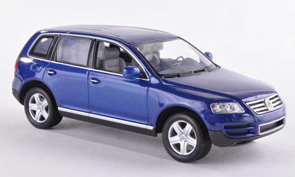 Volkswagen Touareg 1/43 Minichamps blue 2002 diecast model cars