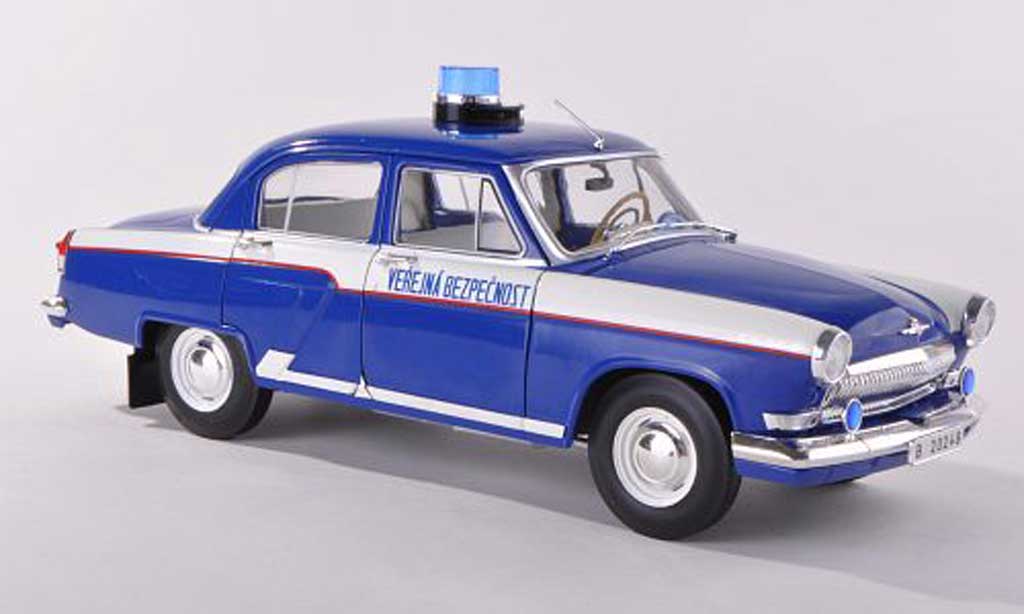 Wolga M21 1/18 IST Models police Prag 1970 diecast model cars