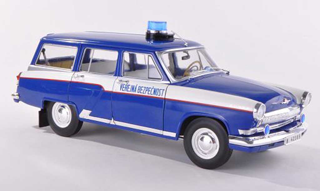 Wolga M22 1/18 IST Models police Prag 1971 diecast model cars