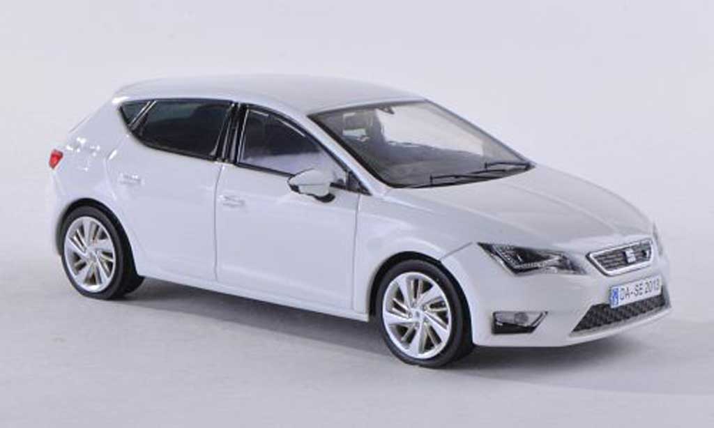 Seat Leon 1/43 Seat white 2012 diecast model cars