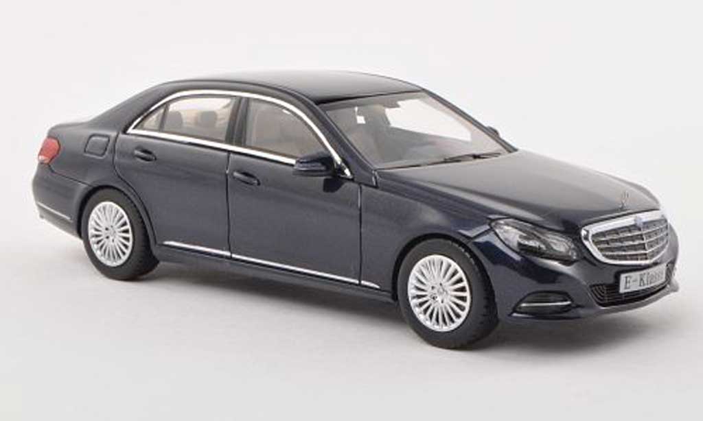 Mercedes Classe E 1/43 Kyosho (W212) black-blue 2013 diecast model cars