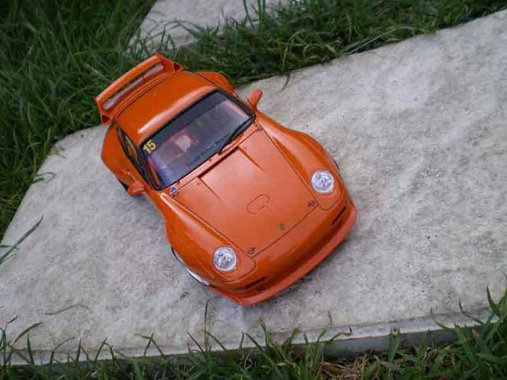 Porsche 911 GT2 street version orange 1/18 Ut Models