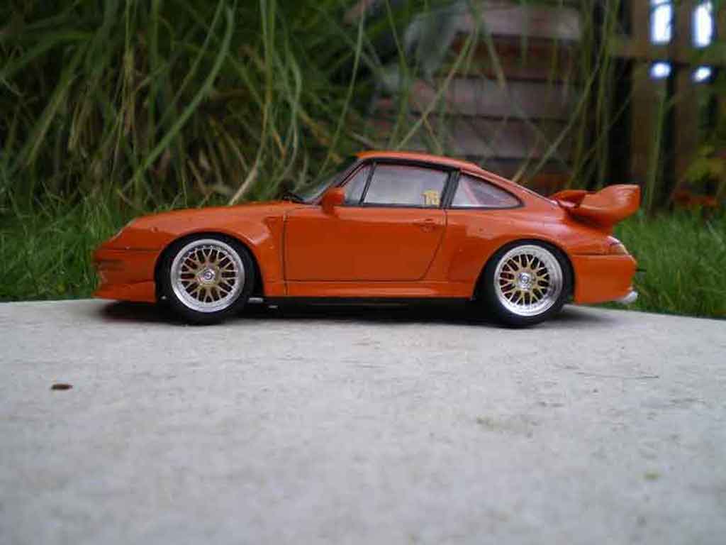 Porsche 911 GT2 street version orange 1/18 Ut Models
