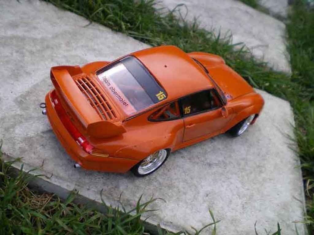 Porsche 911 GT2 street version orange 1/18 Ut Models