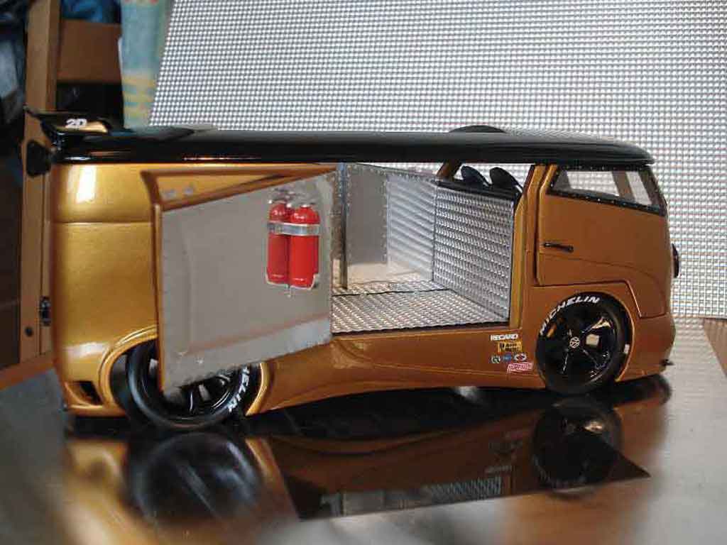Volkswagen Combi Base techart rs 1/18 Solido