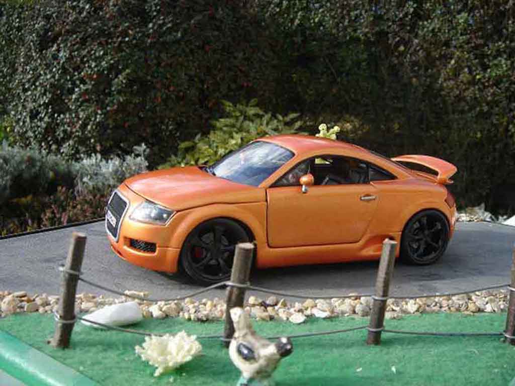 Audi TT coupe orange tuning jantes techart 1/18 Revell