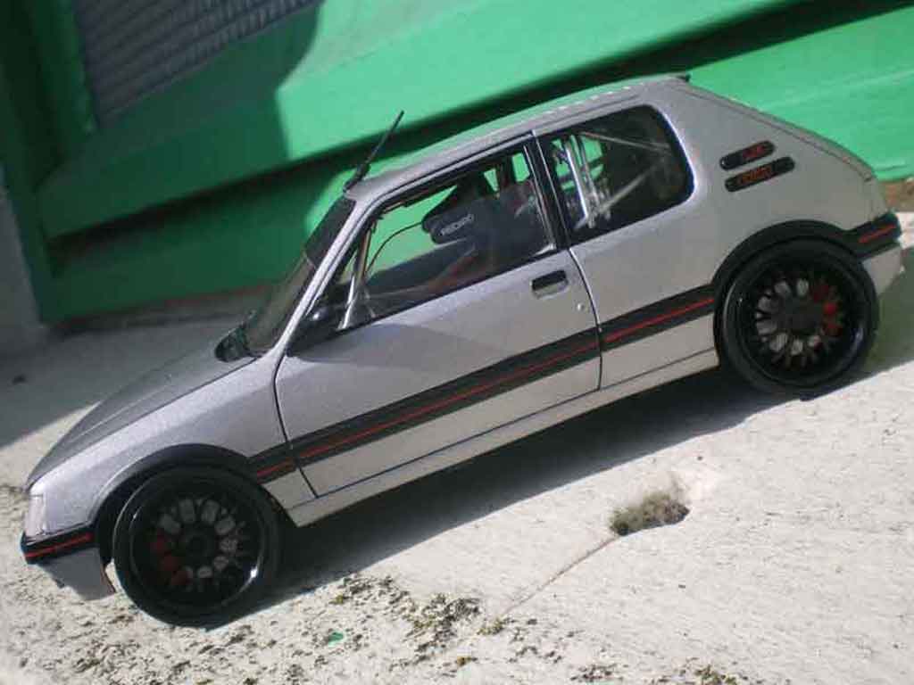Peugeot 205 GTI 1/18 Solido JSO GTI tct diecast model cars