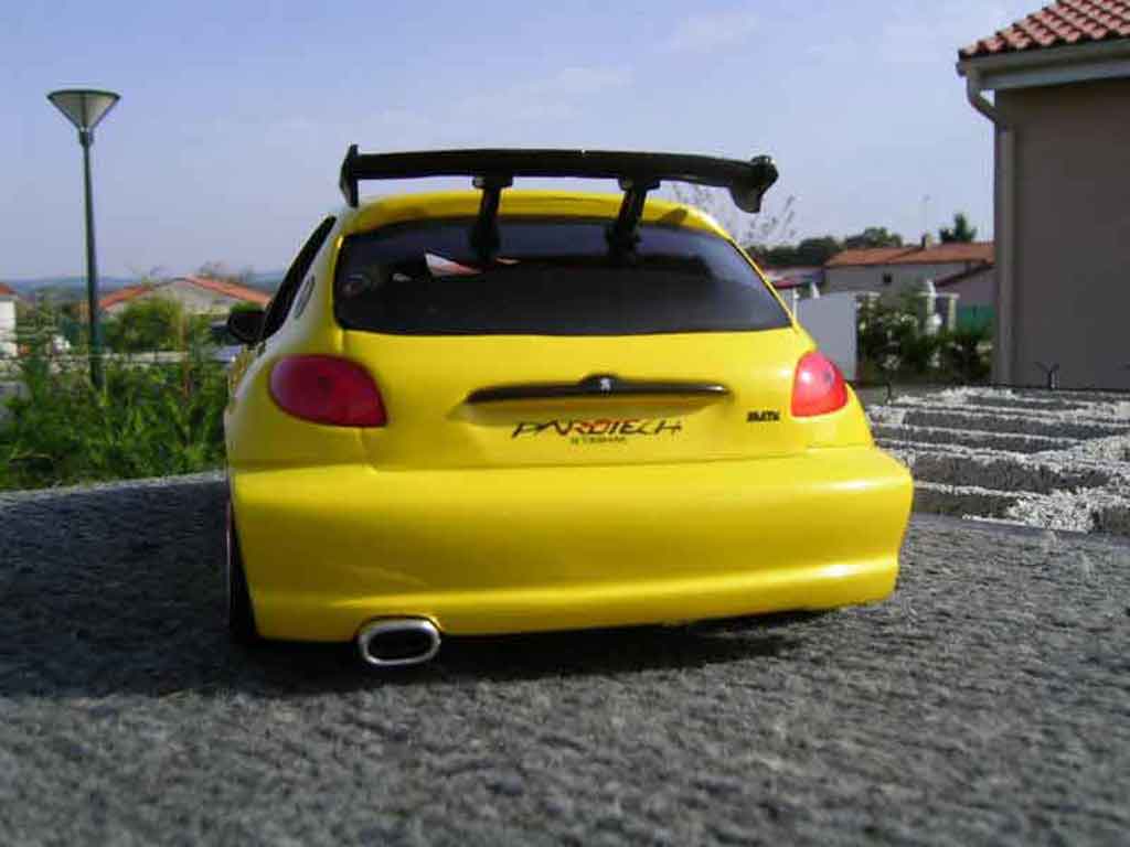Peugeot 206 WRC tuning yellow 1/18 Solido