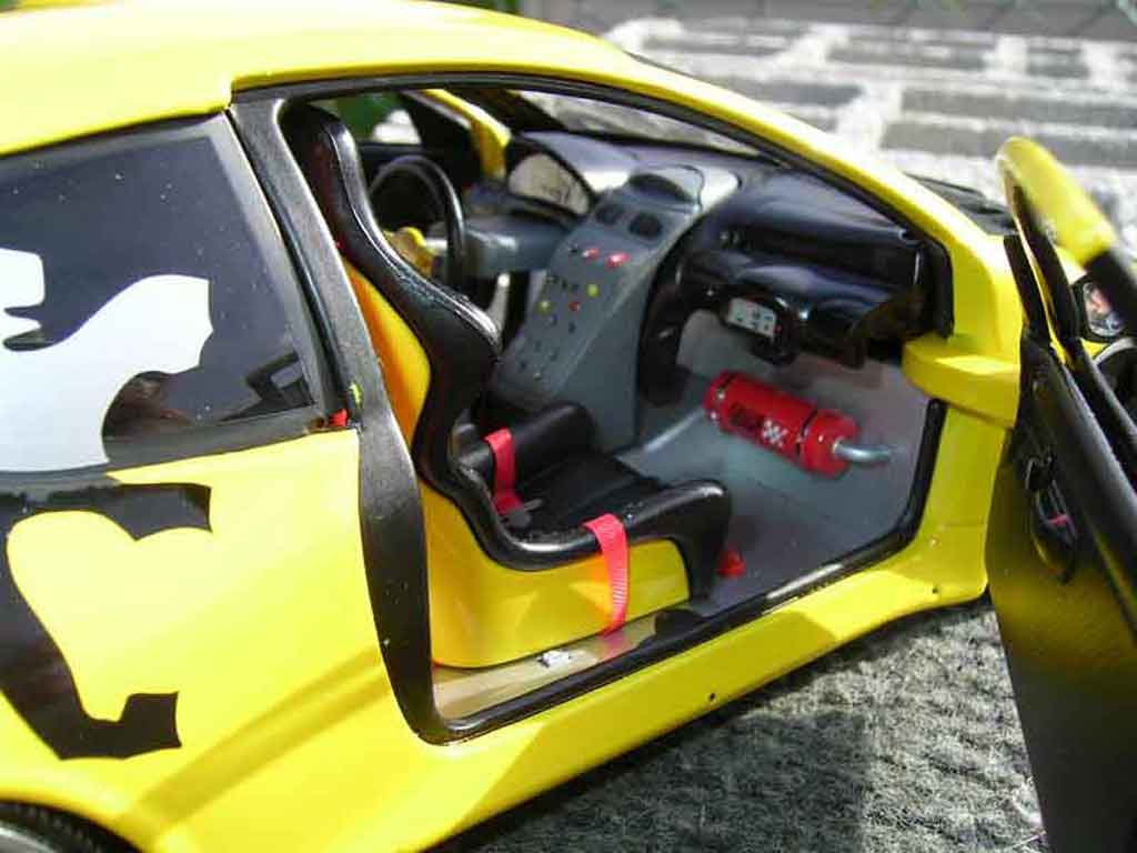 Peugeot 206 WRC tuning yellow 1/18 Solido