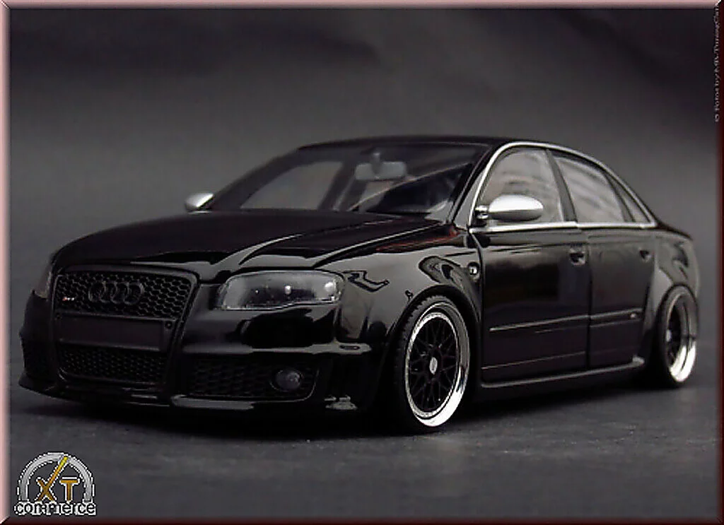 Audi RS4 berline black jantes BBS 18 pouces 1/18 Minichamps