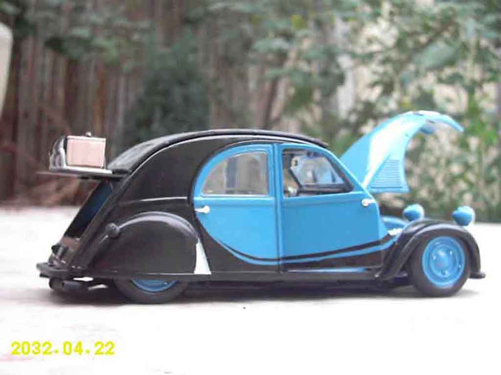 Citroen 2CV Berline old school 1/18 Maisto