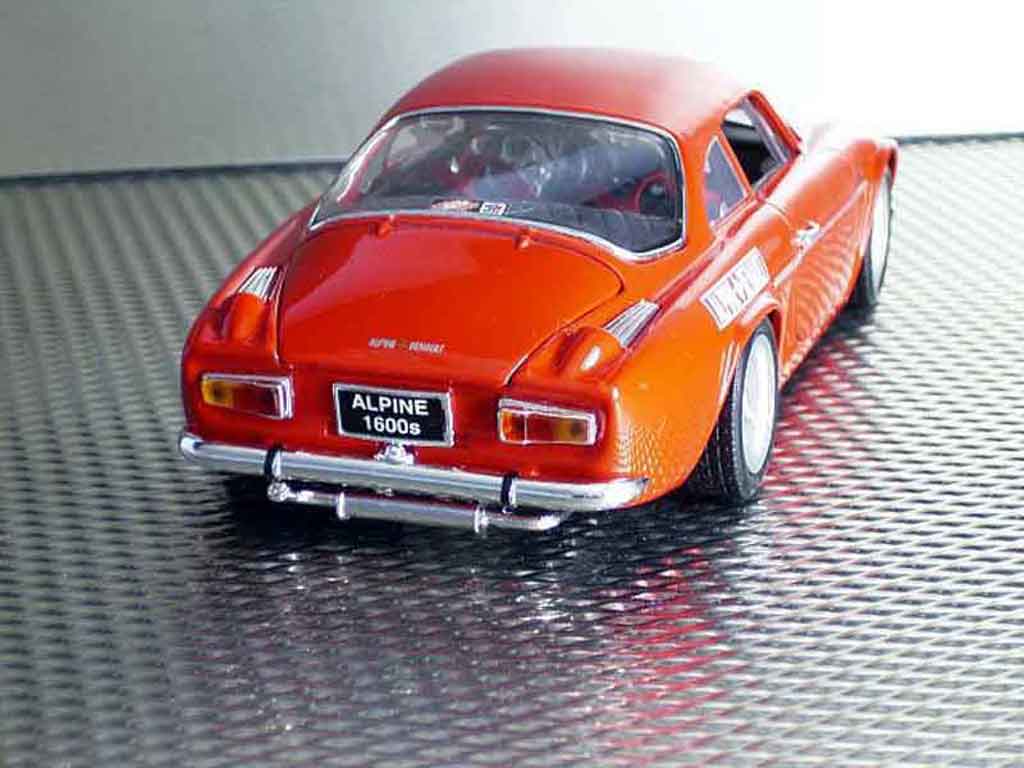 Alpine A110 1600 s 1600s red 1/18 Maisto
