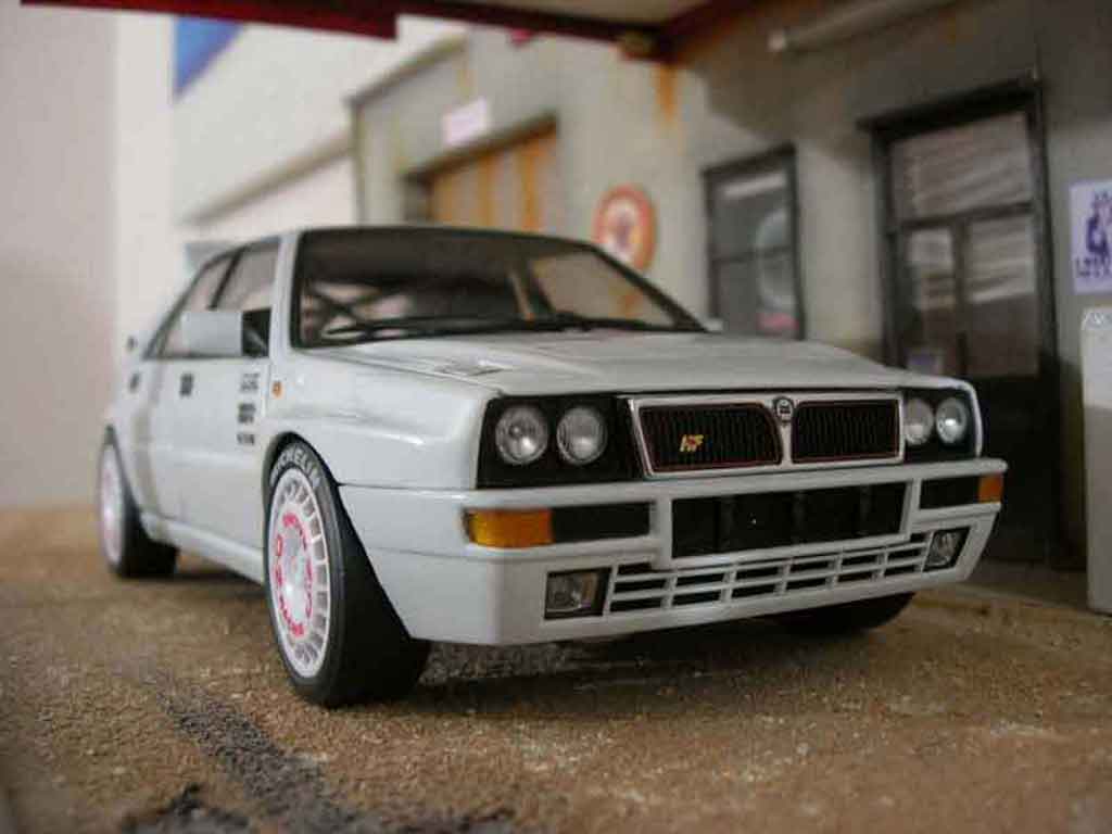 Lancia Delta HF Integrale 1/18 Kyosho HF Integrale evolution 2 street race diecast model cars