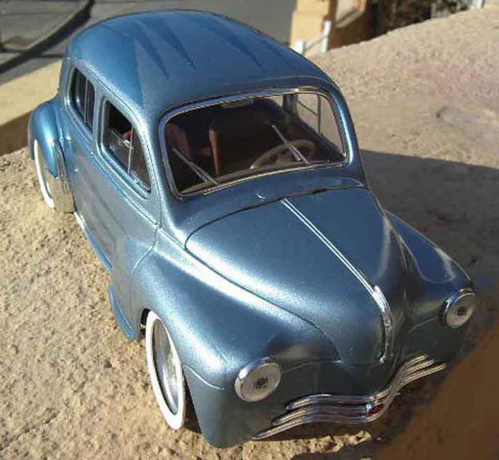 Renault 4CV Base blue 1/18 Solido