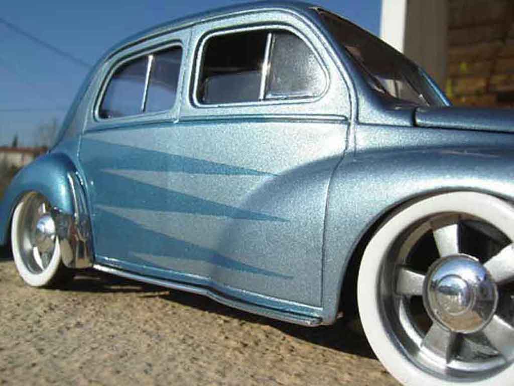 Renault 4CV 1/18 Solido blue diecast model cars