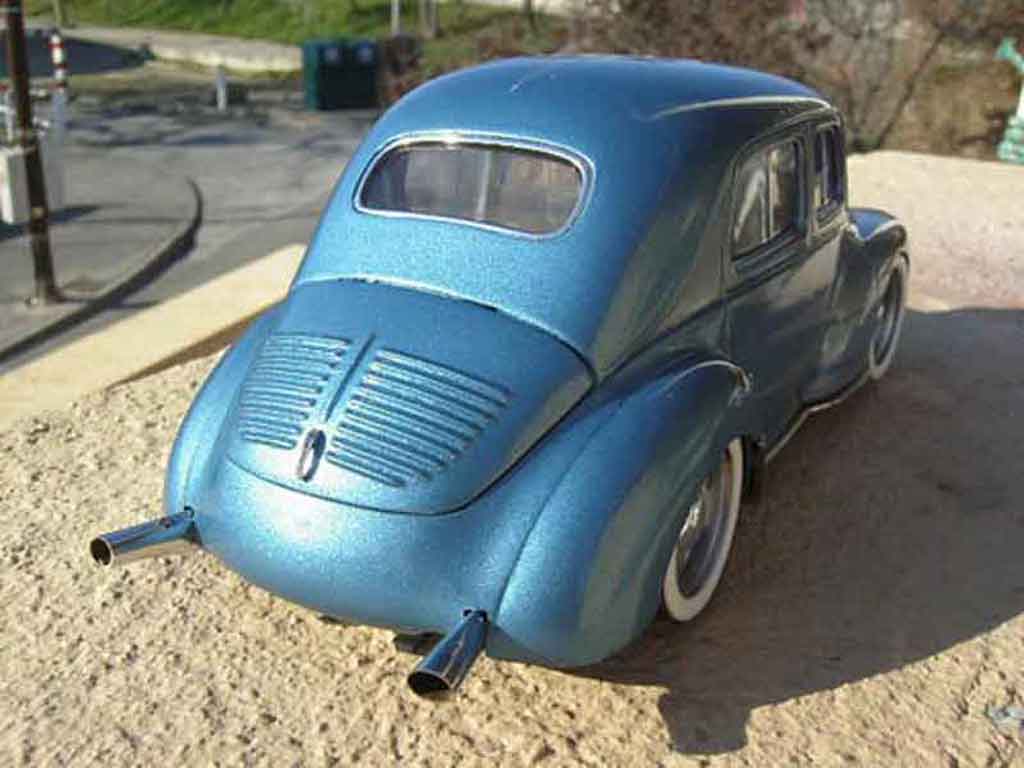 Renault 4CV Base blue 1/18 Solido