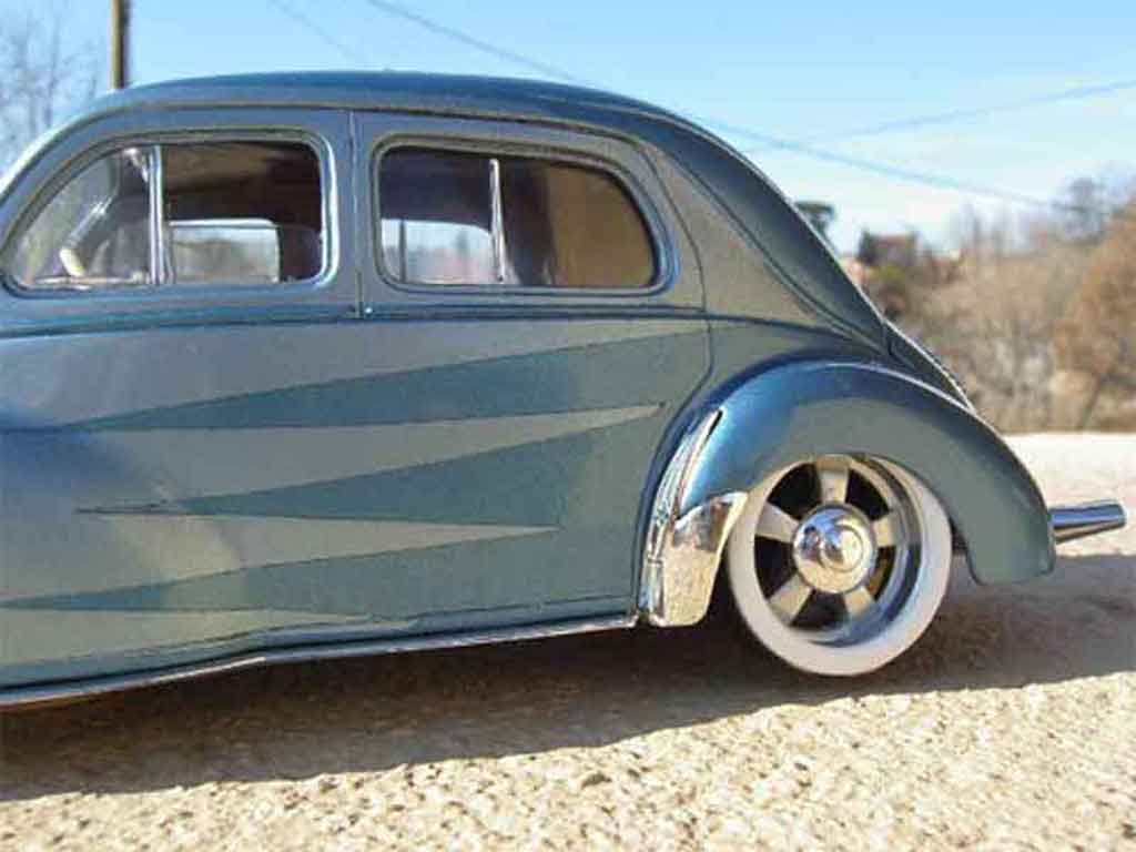 Renault 4CV Base blue 1/18 Solido