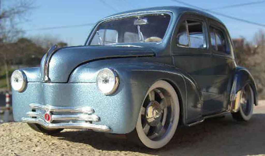 Renault 4CV Base blue 1/18 Solido