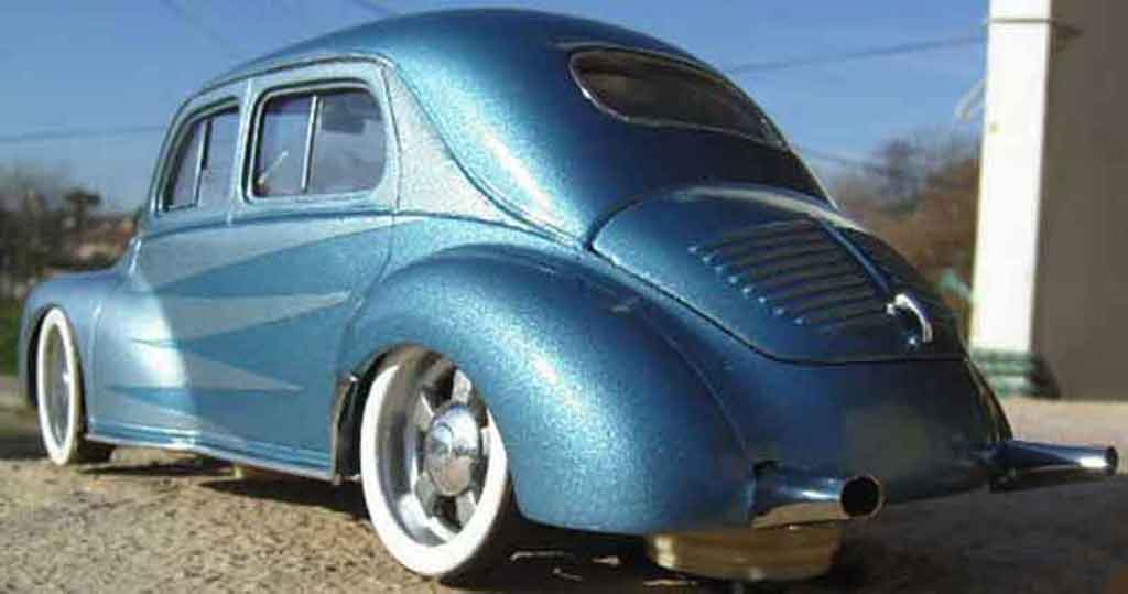 Renault 4CV Base blue 1/18 Solido