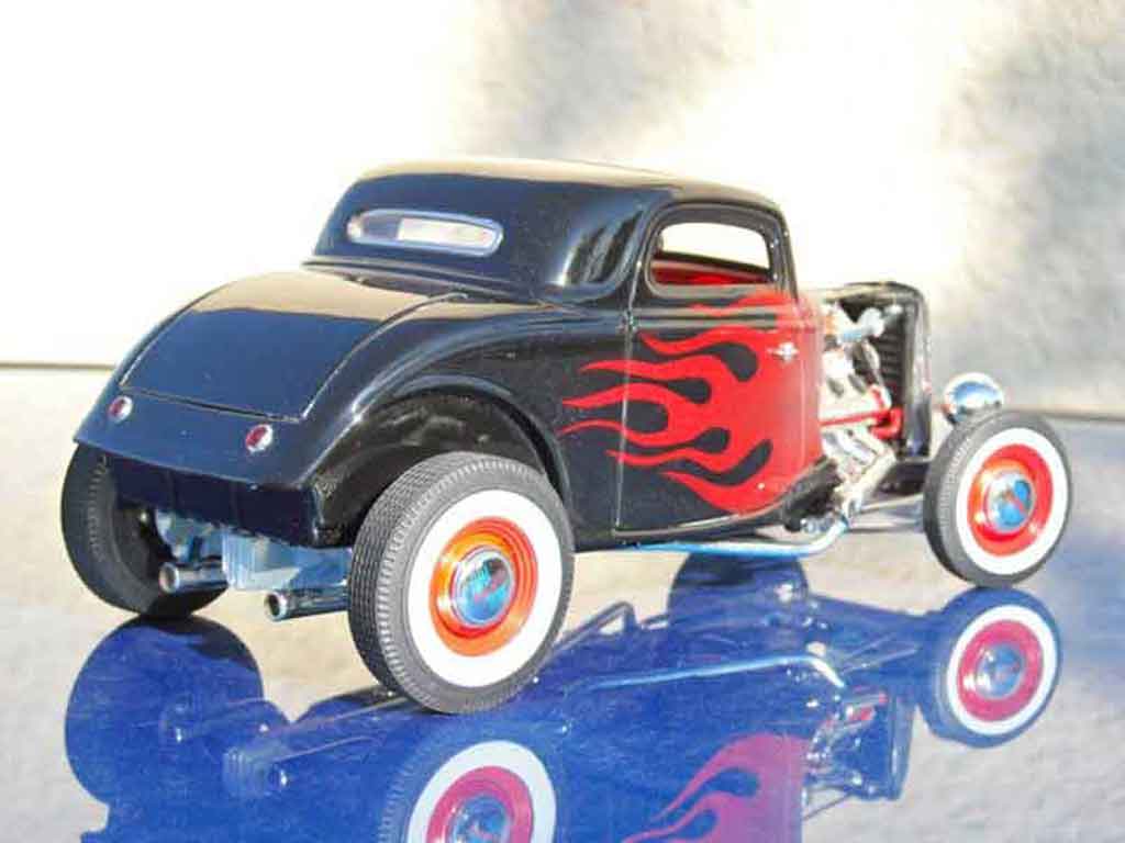 Ford 1934 Hot Rod noir flaming 1/18 Ertl
