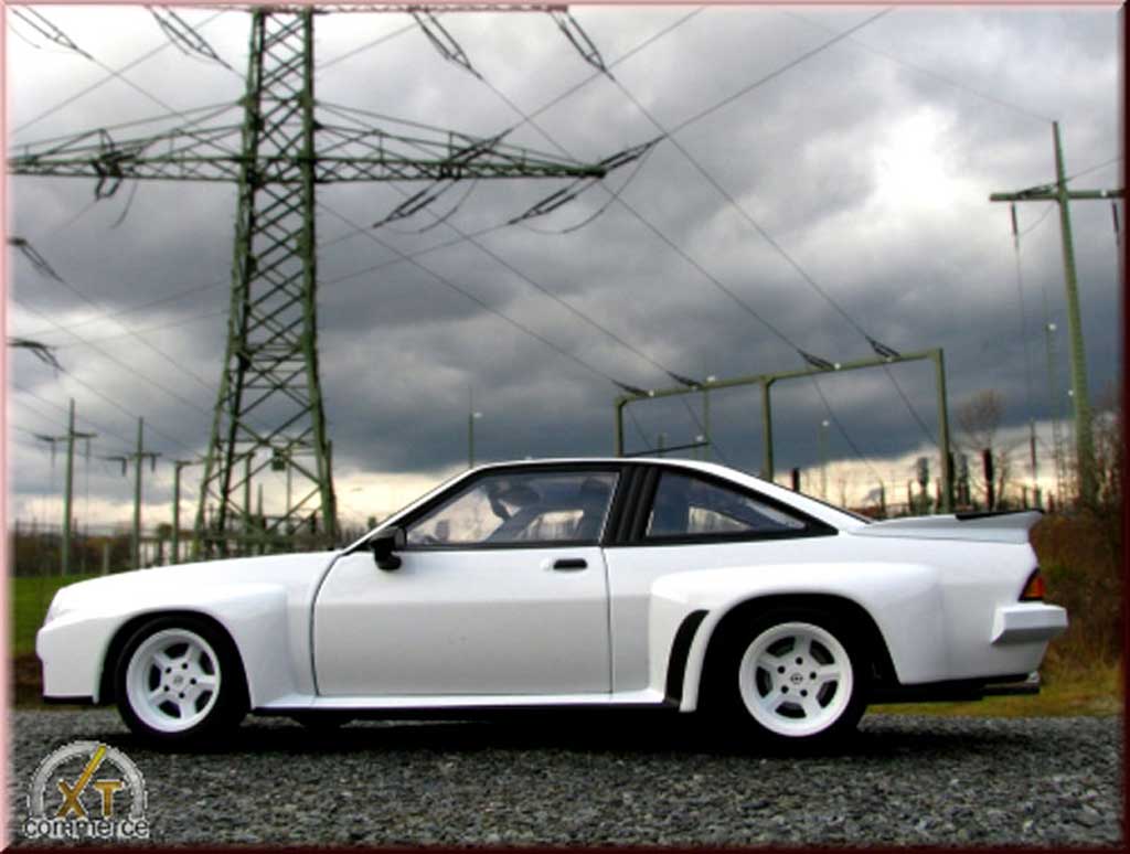 Opel Manta 400 homologation grey 1/18 Revell