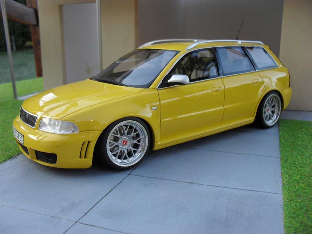 Audi RS4 berline yellow jantes BBS 19 pouces 1/18 Ottomobile