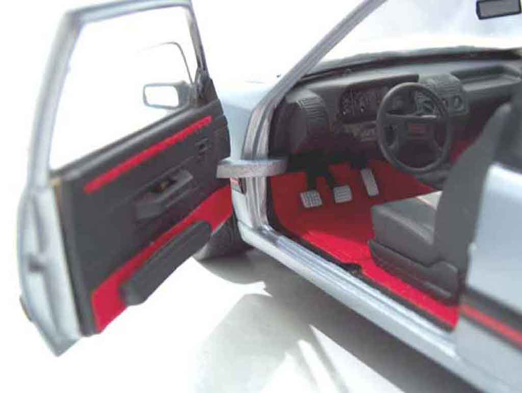 Peugeot 205 GTI panoramique 1/18 Solido