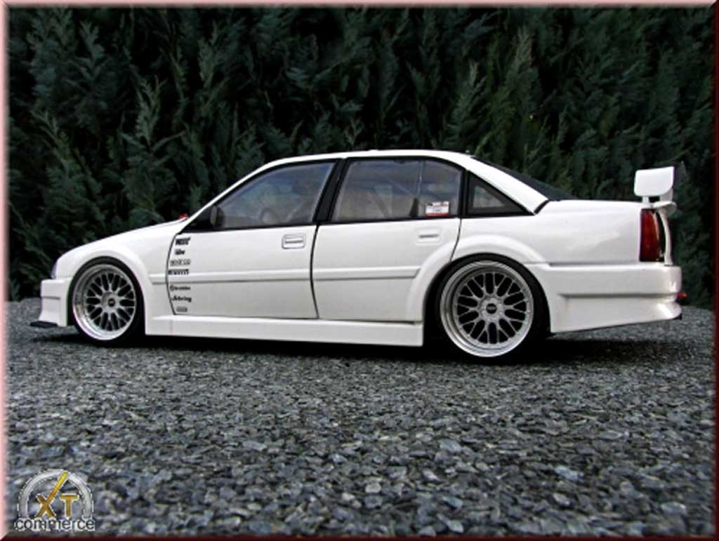 Opel Omega Lotus 3000 white jantes 19 pouces bbs 1/18 Minichamps