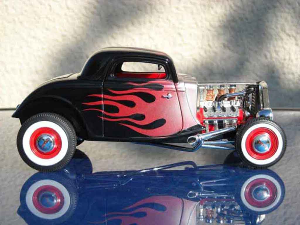 Ford 1934 Hot Rod noir flaming 1/18 Ertl