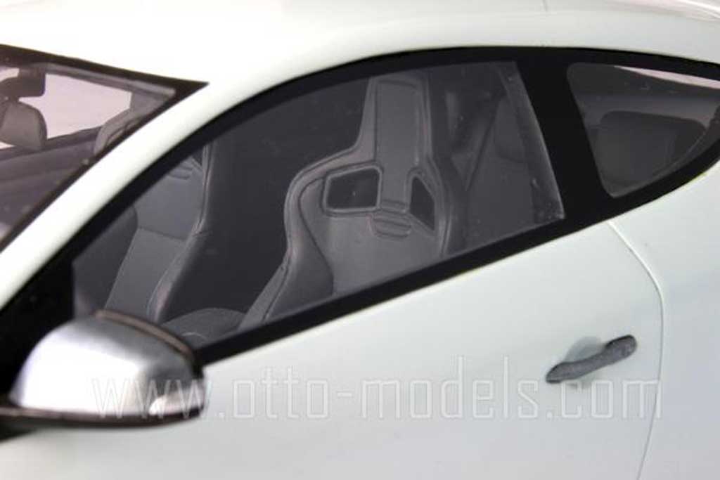Renault Megane Sport rs 2010 white 1/18 Ottomobile