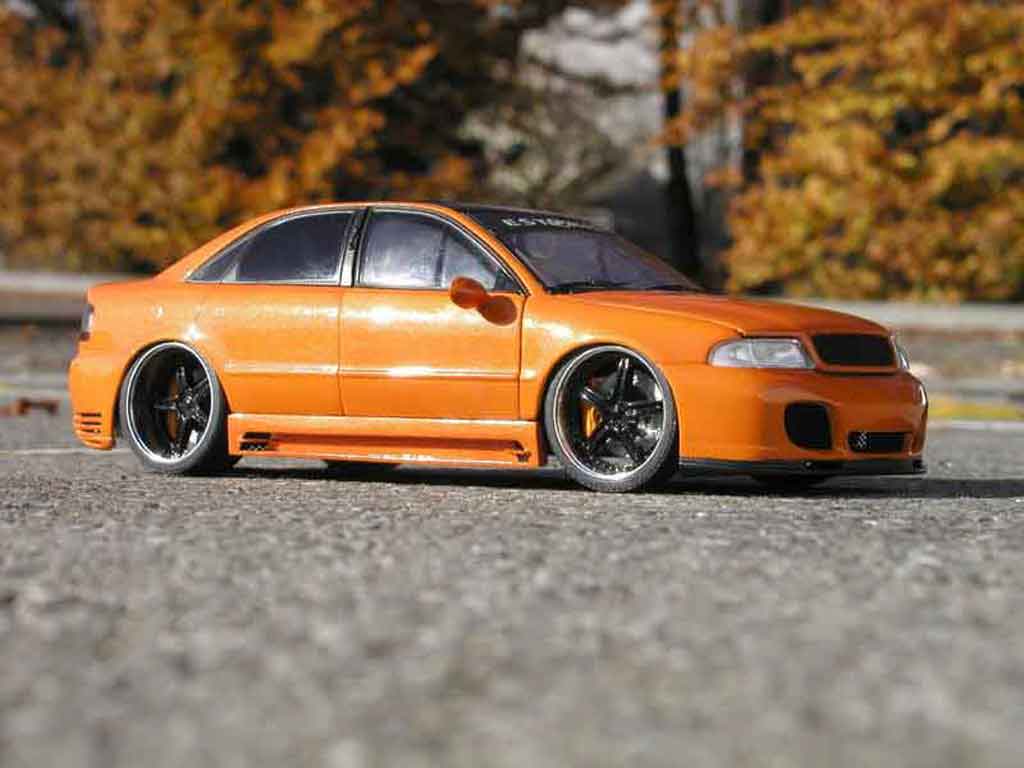 Audi A4 berline estoril 1/18 Ut Models