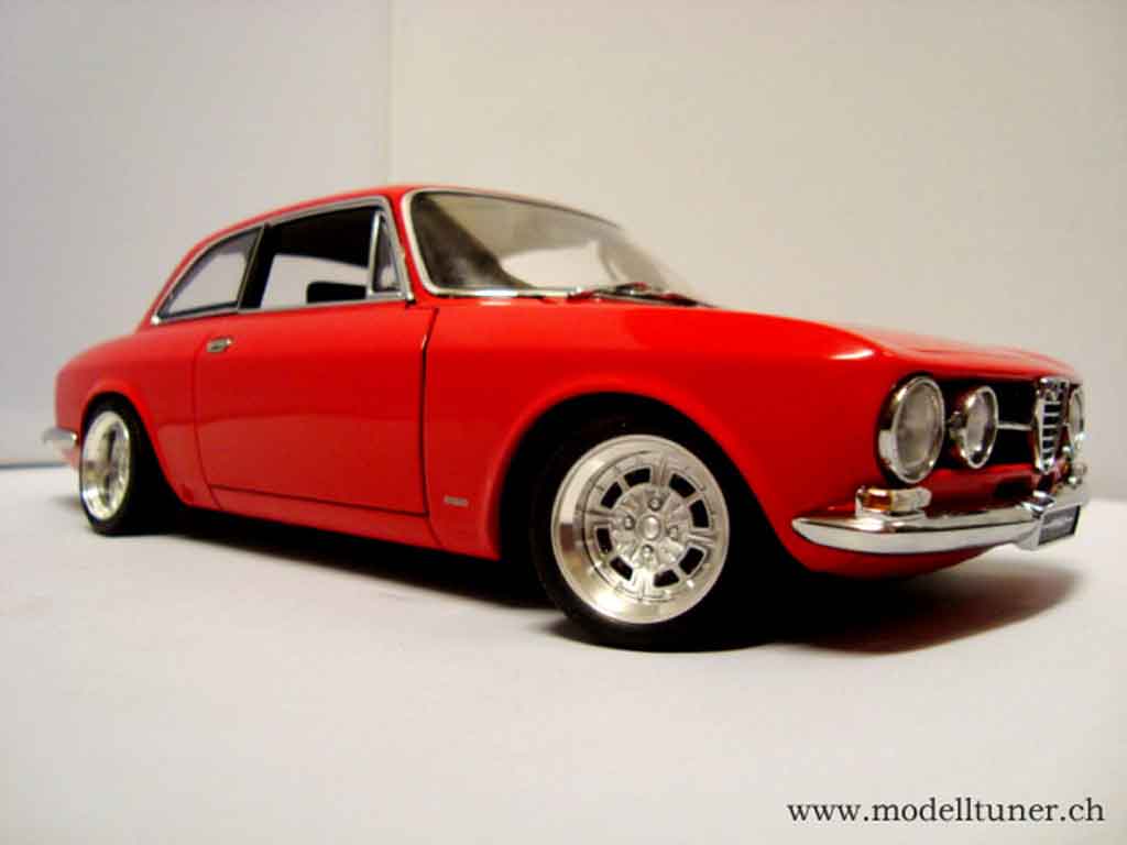 Alfa Romeo 1750 GTV 1/18 Autoart GTV 1967 red jantes alu 13 pouces diecast model cars