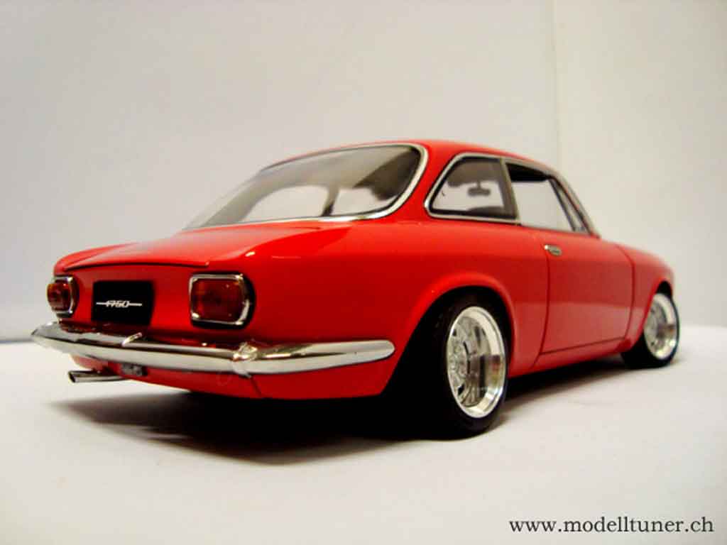Alfa Romeo 1750 gtv 1967 red jantes alu 13 pouces 1/18 Autoart