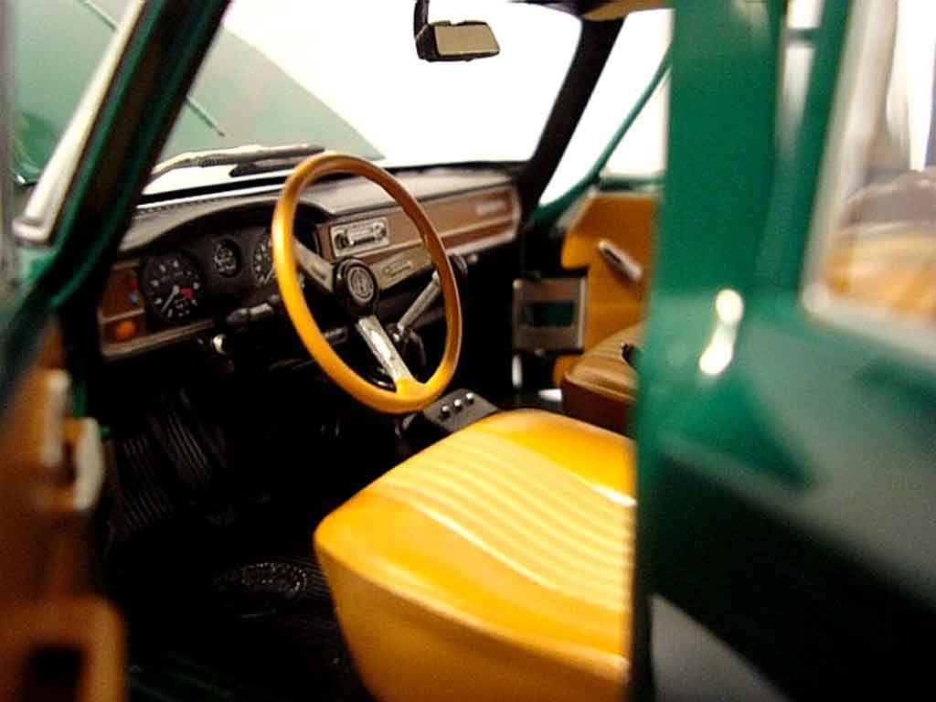 Alfa Romeo Giulia 1300 super 1971 1/18 Minichamps