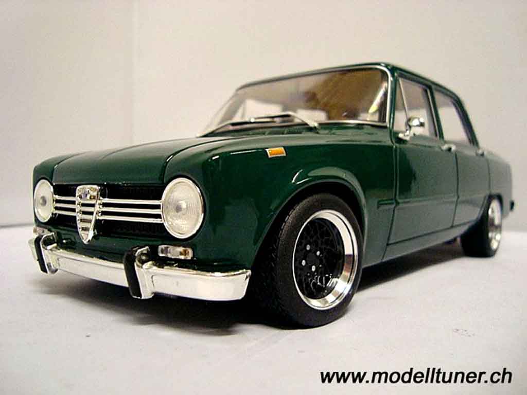 Alfa Romeo Giulia 1300 1/18 Minichamps 1300 super 1971 diecast model cars