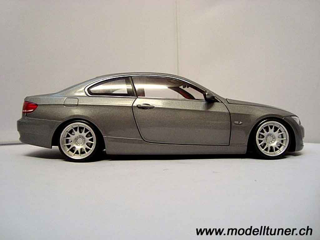 Bmw 330 coupe E92 grey 1/18 Kyosho