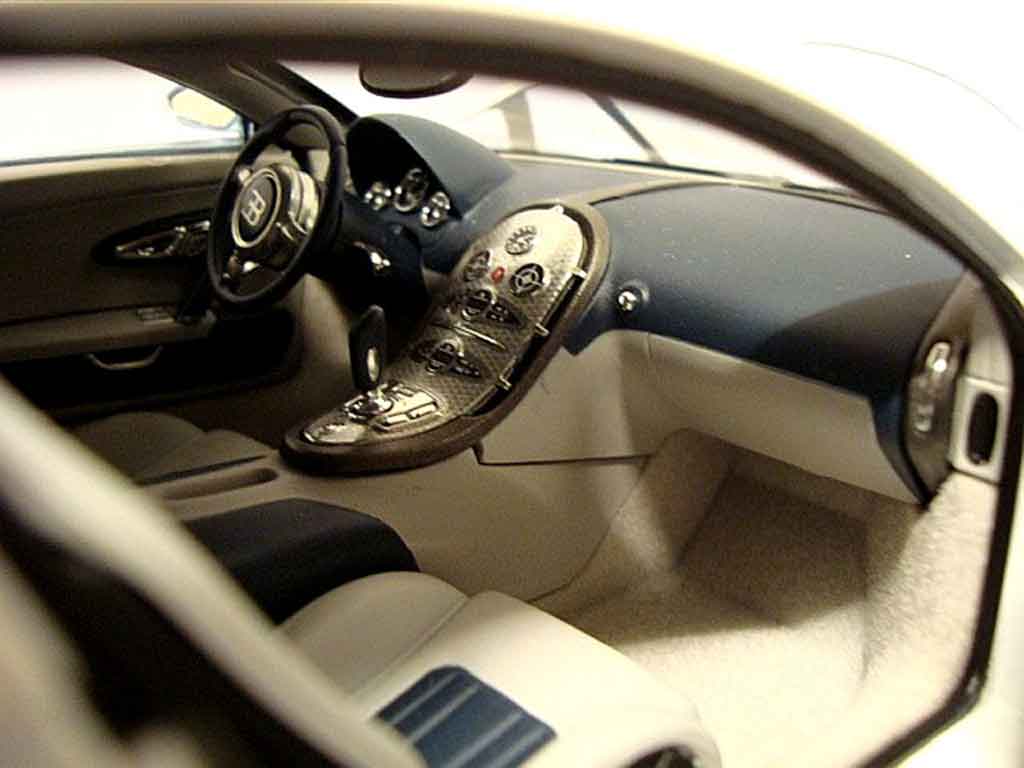 Bugatti Veyron coupe 16.4 perle blue 1/18 Autoart