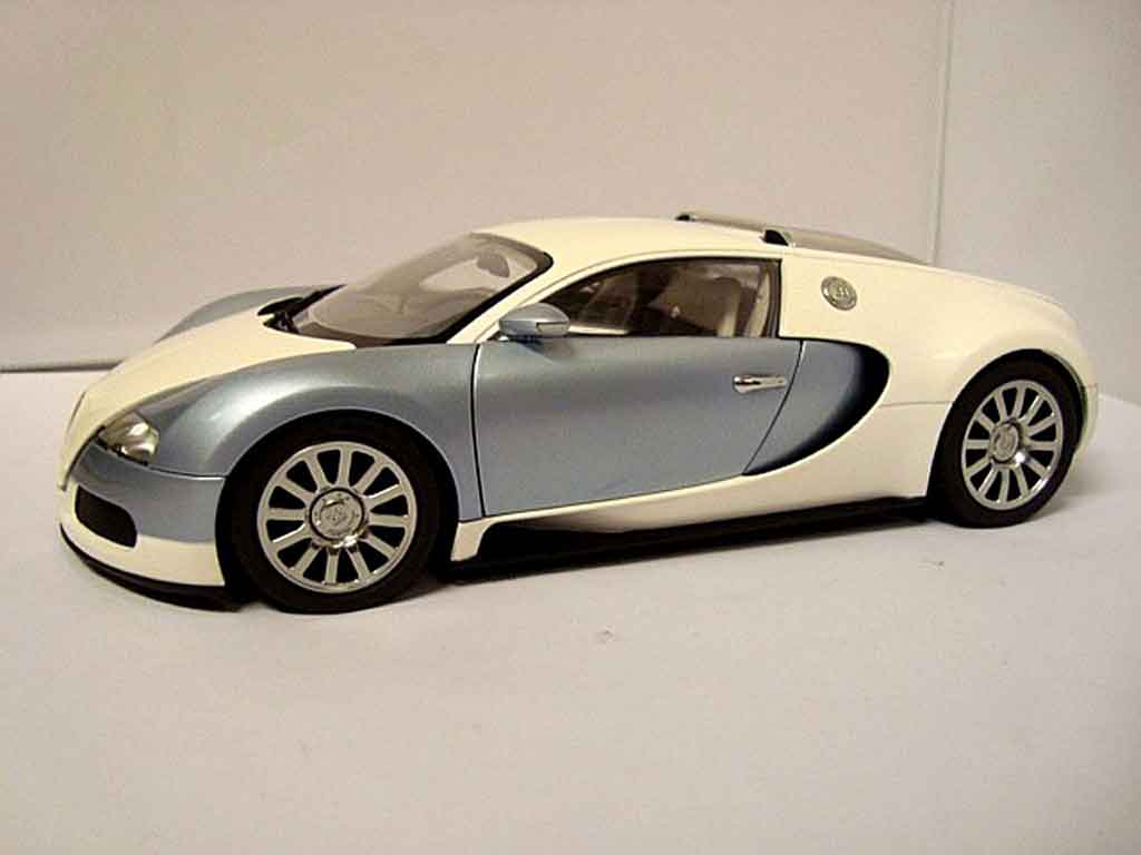 Bugatti Veyron coupe 16.4 perle blue 1/18 Autoart
