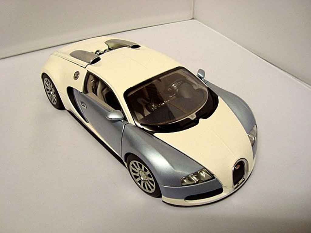 Bugatti Veyron coupe 16.4 perle blue 1/18 Autoart
