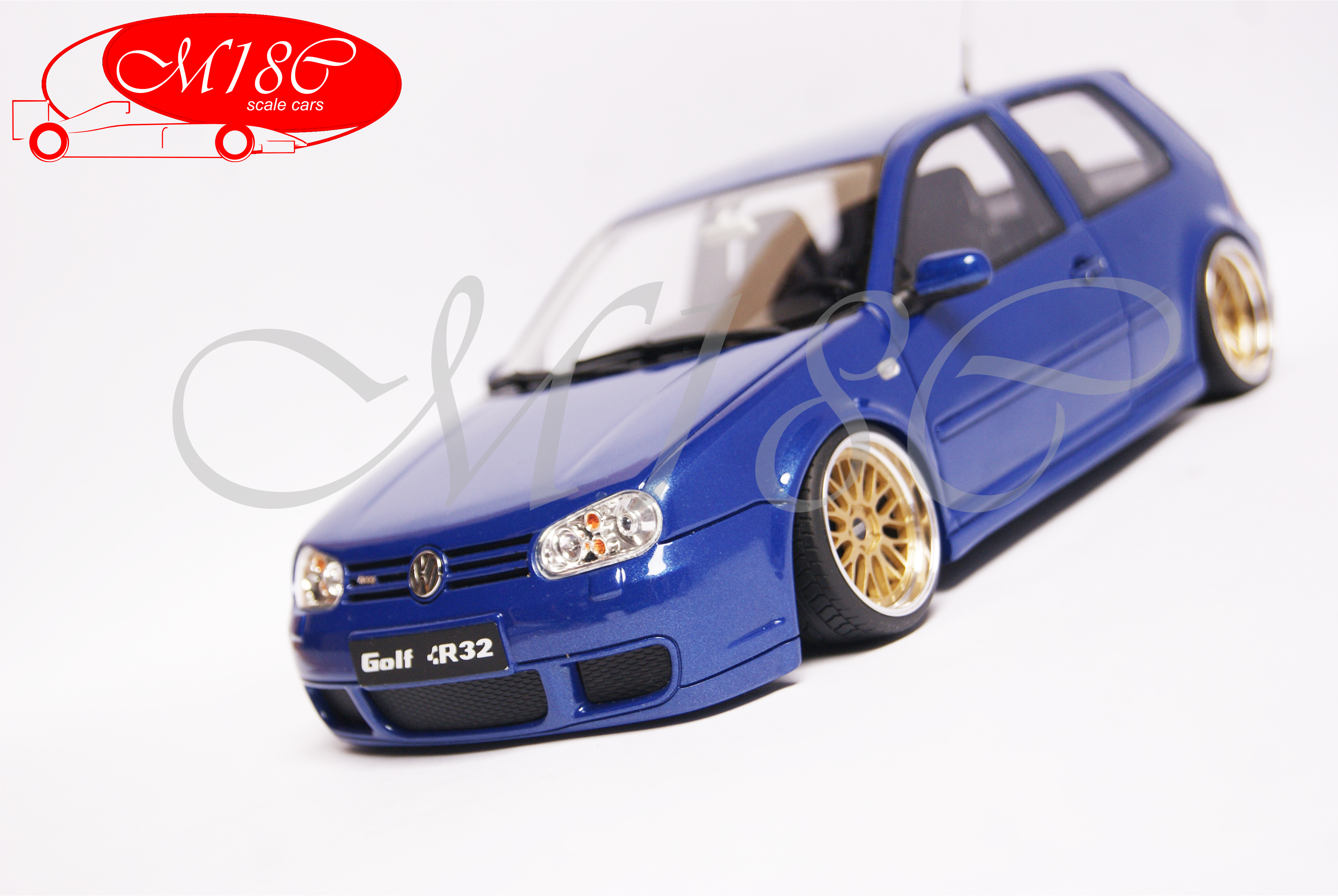 Volkswagen Golf R32 blue jantes BBS 19 pouces bords larges 1/18 Ottomobile