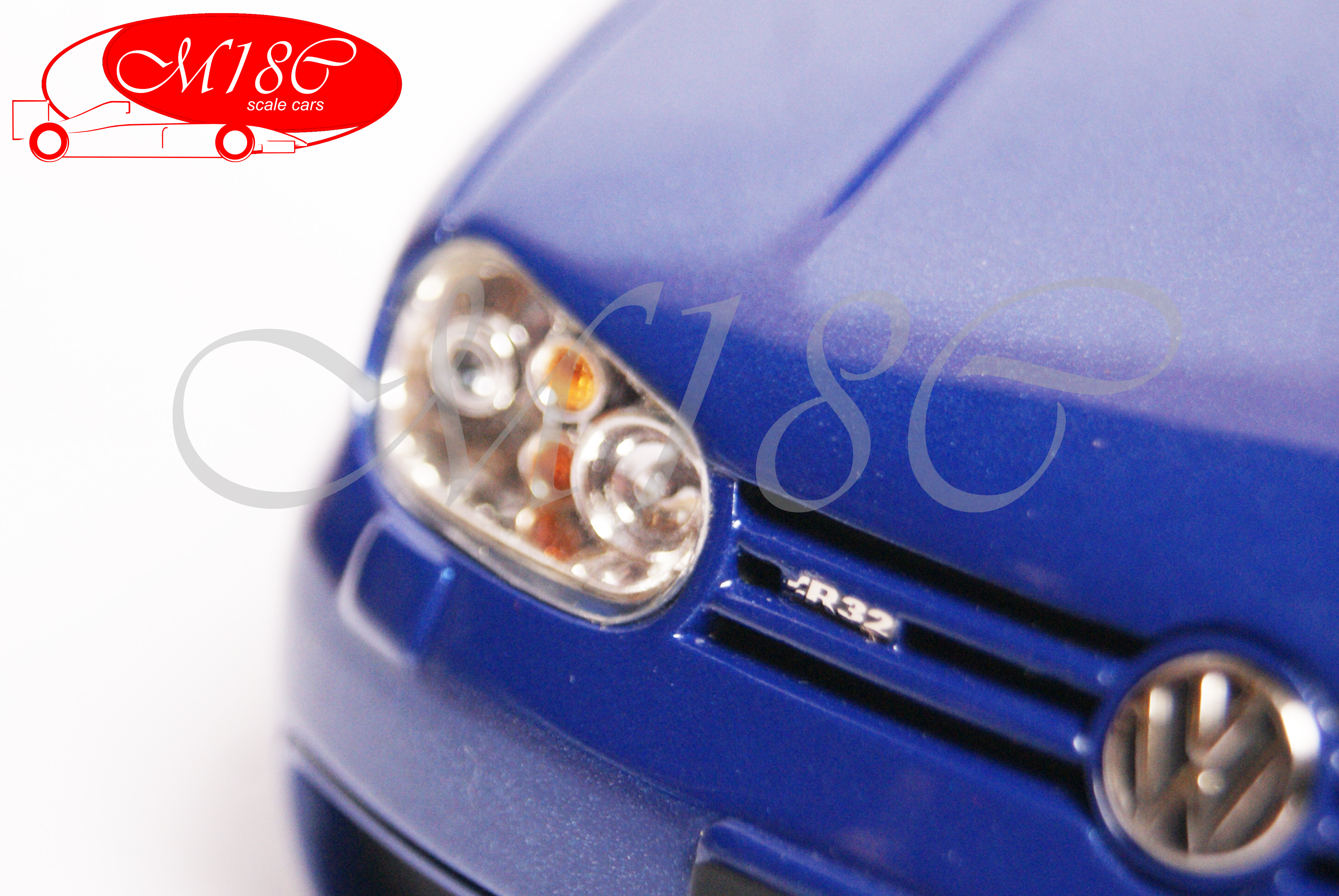 Volkswagen Golf R32 blue jantes BBS 19 pouces bords larges 1/18 Ottomobile