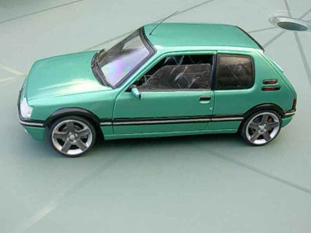 Peugeot 205 GTI Griffe 1.9 jantes blacks 1/18 Solido