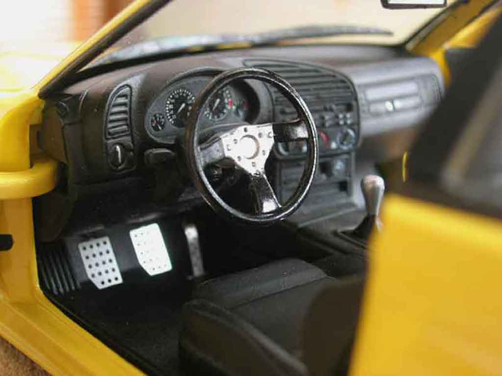 Bmw M3 coupe jaune E36 tuning 1/18 Ut Models